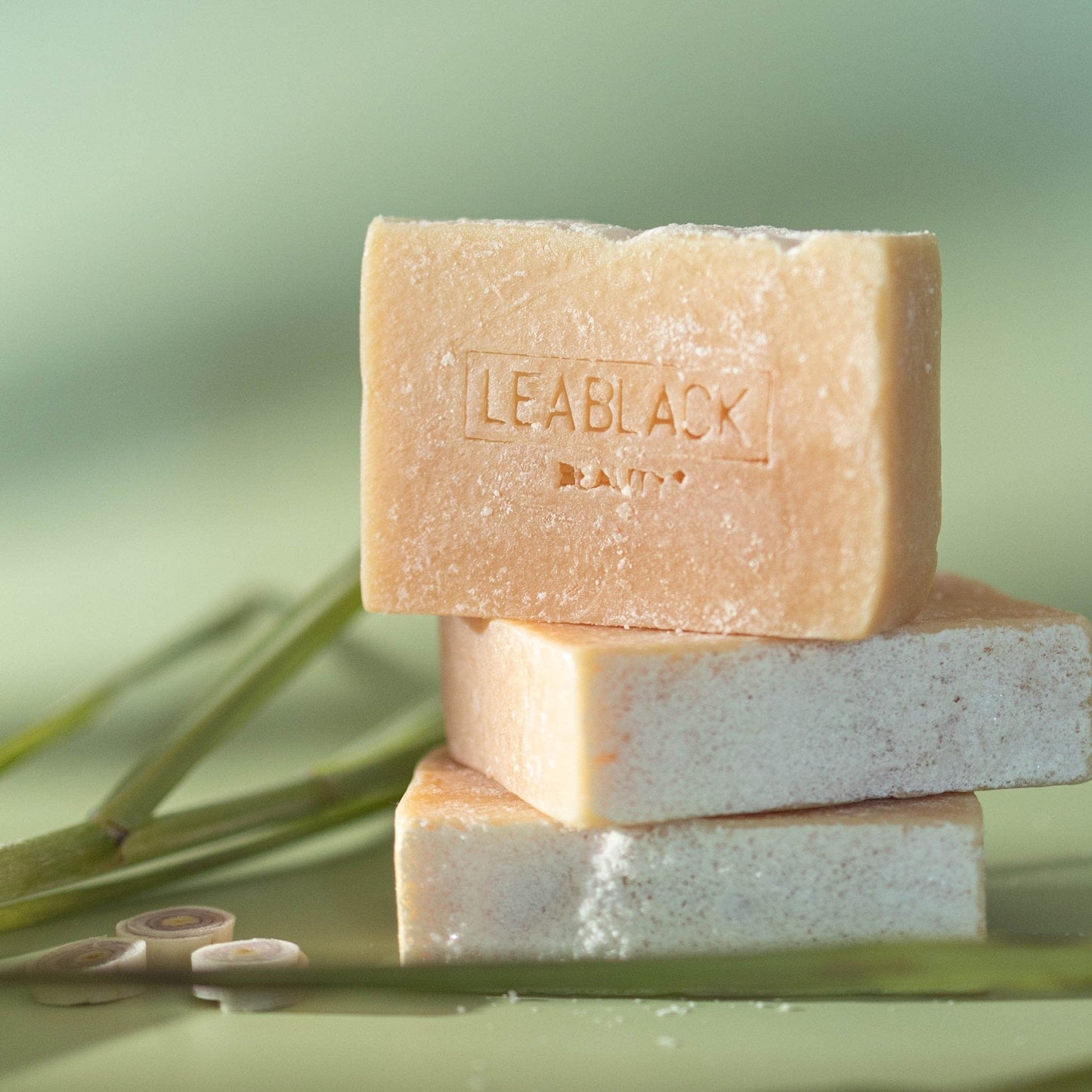 Lea Black Beauty® Natural Youth® Utterly Divine Goat Milk Beauty Bar - Lemongrass Mango